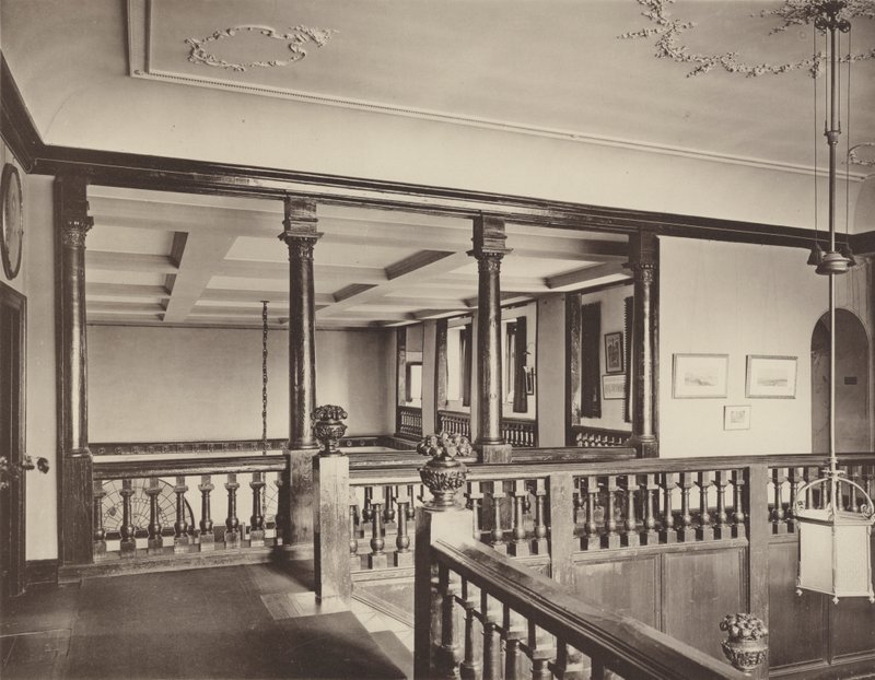 Farnham Castle, Kent, de Traplanding door Charles Latham