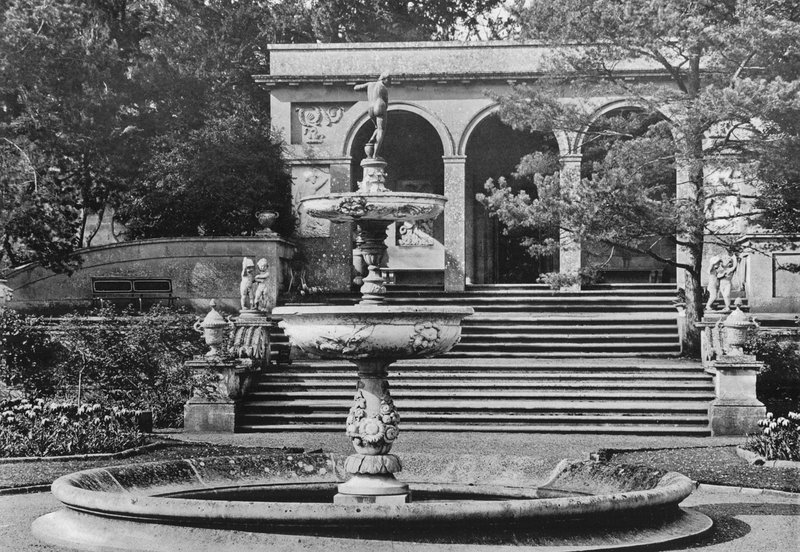 De Loggia en Fontein door Charles Latham