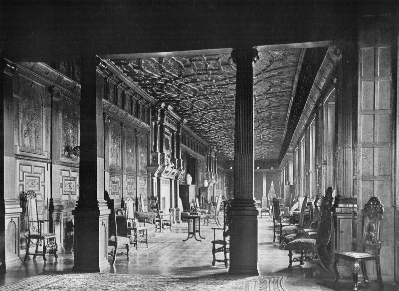De lange galerij, kijkend naar het oosten door Charles Latham