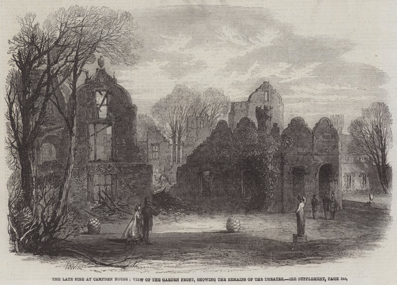 De recente brand in Campden House, zicht op de tuinzijde, met de overblijfselen van het theater door Edmund Morison Wimperis