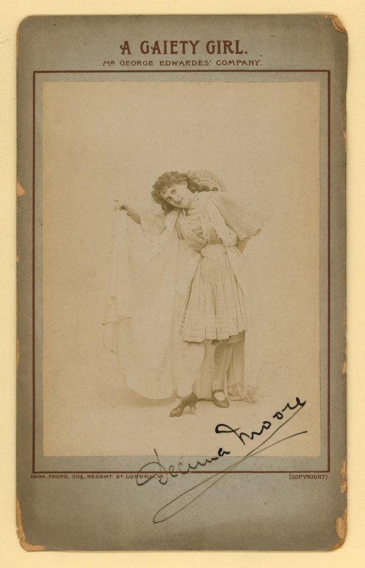 A Gaiety Girl - Decima Moore door English Photographer