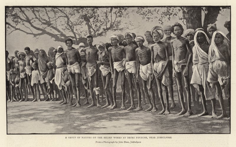 Een Groep Inheemsen bij de Hulpwerken in Deori Panagar, nabij Jubbulpore door English Photographer