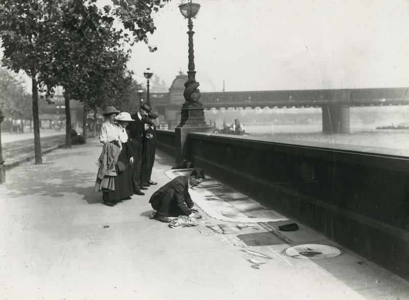 Een stoepkunstenaar op de Embankment door English Photographer
