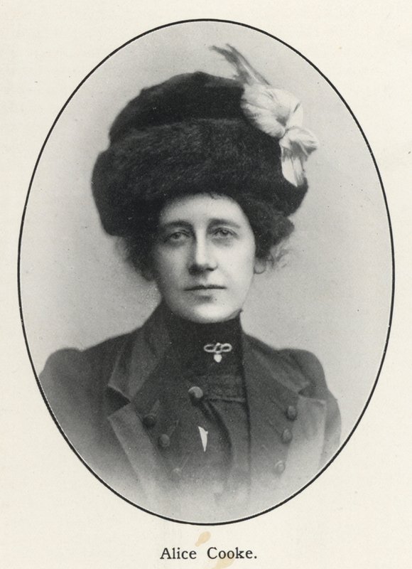 Alice Cooke door English Photographer