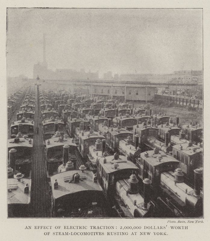 Een effect van elektrische tractie, 2.000.000 dollar aan stoomlocomotieven roesten in New York door English Photographer