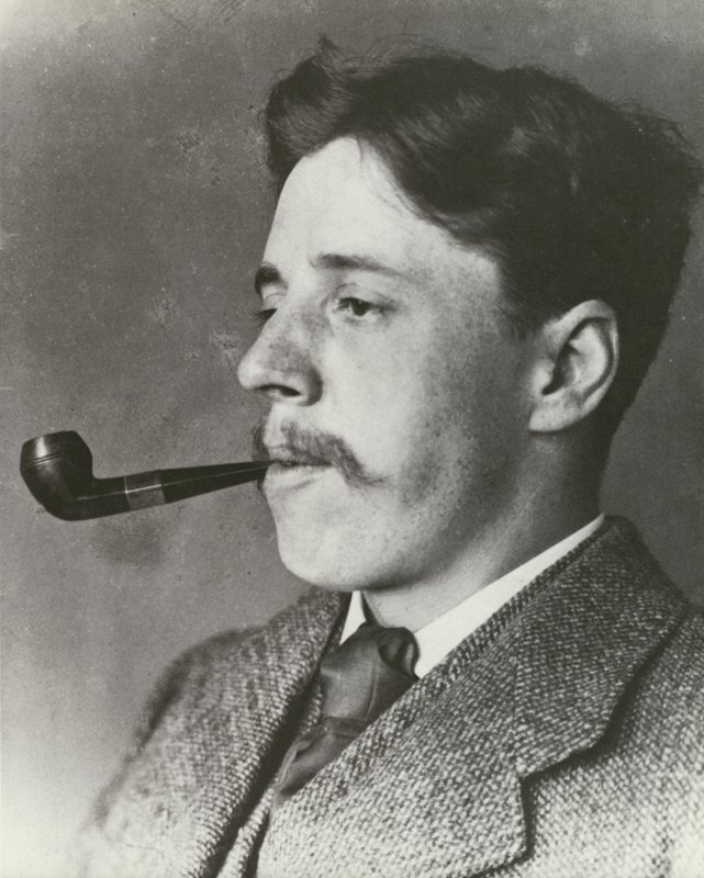 Arnold Bennett, een pijp rokend, portret door English Photographer