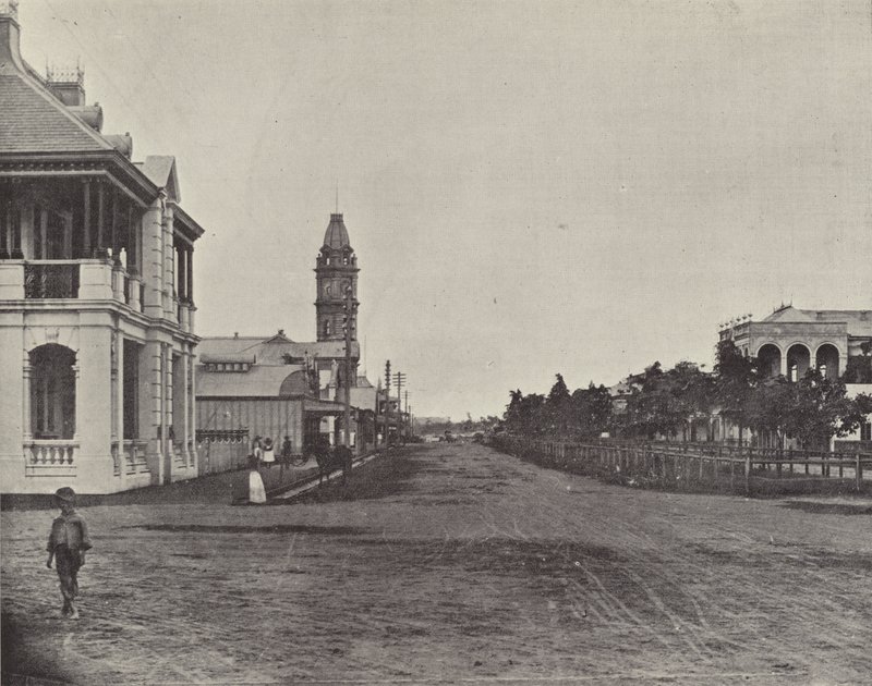 Bourbon Street, Bundaberg, Queensland door English Photographer
