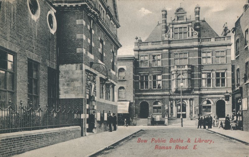 Bow Public Baths en Bibliotheek, Roman Road, Londen door English Photographer
