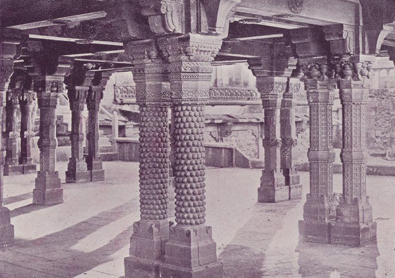Gesneden Zuilen, Panch-Mahal, Futtehpur-Sikri door English Photographer