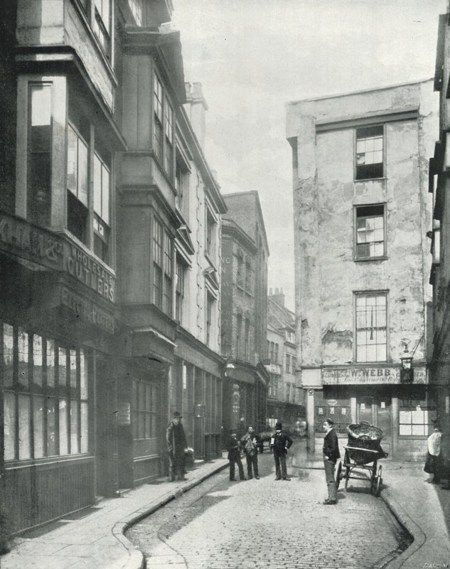 Cloth Fair, een schilderachtig stukje oud Londen door English Photographer