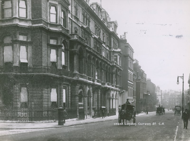 Curzon Street, Londen door English Photographer