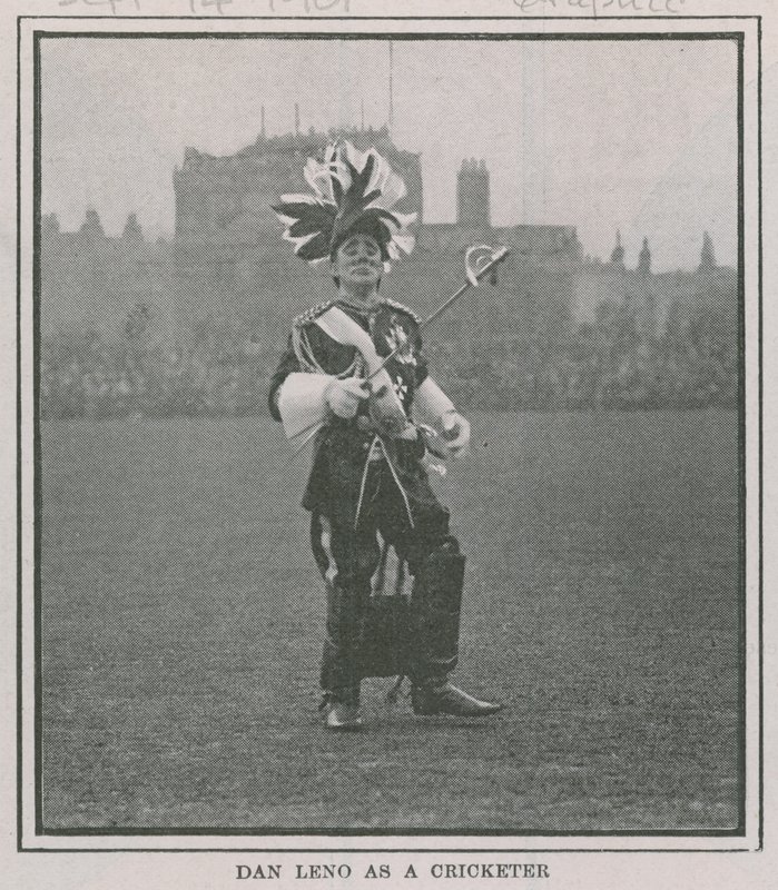 Dan Leno als cricketspeler door English Photographer