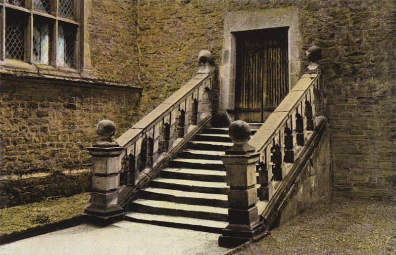 Dorothy Vernons Trappen en Deur, Haddon Hall door English Photographer