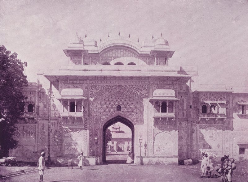 Ingang Maharajah Paleis, Jeypore door English Photographer