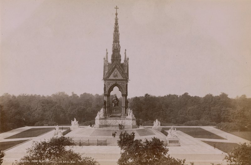 Algemeen uitzicht op het Albert Memorial door English Photographer