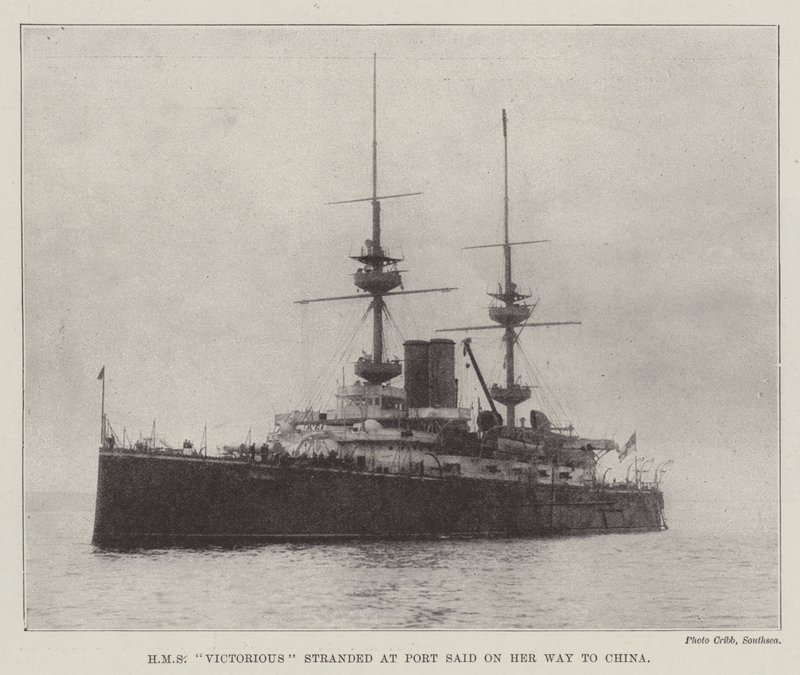 HMS Victorious gestrand in Port Said op weg naar China door English Photographer