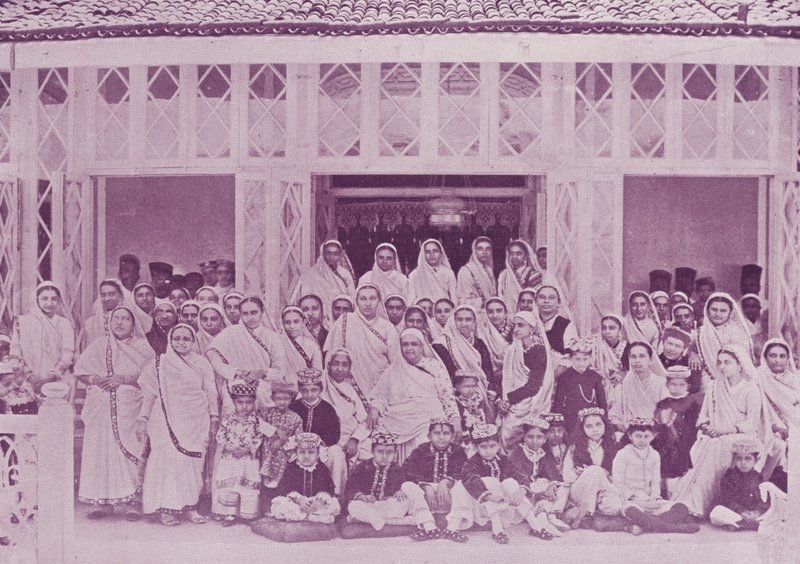 Investituur Navjoti Ceremonie in het Huis van Sir Dinshaw Petit, Baronet door English Photographer
