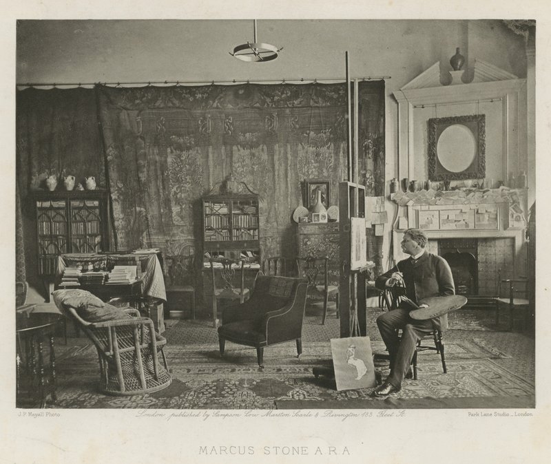 Marcus Stone in zijn Melbury Road Studio door English Photographer