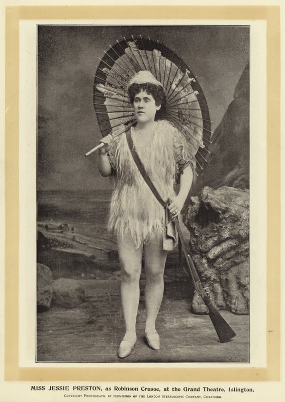 Miss Jessie Preston als Robinson Crusoe in het Grand Theatre, Islington door English Photographer