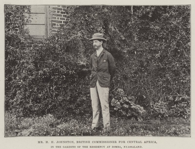 Mr H H Johnston, Britse Commissaris voor Centraal-Afrika, in de Tuinen van de Residentie in Zomba, Nyassaland door English Photographer