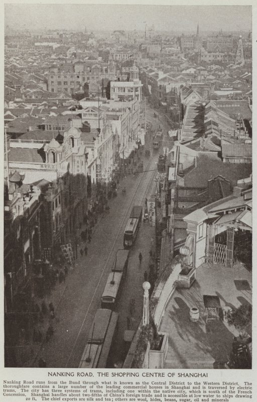 Nanking Road, het winkelcentrum van Shanghai door English Photographer