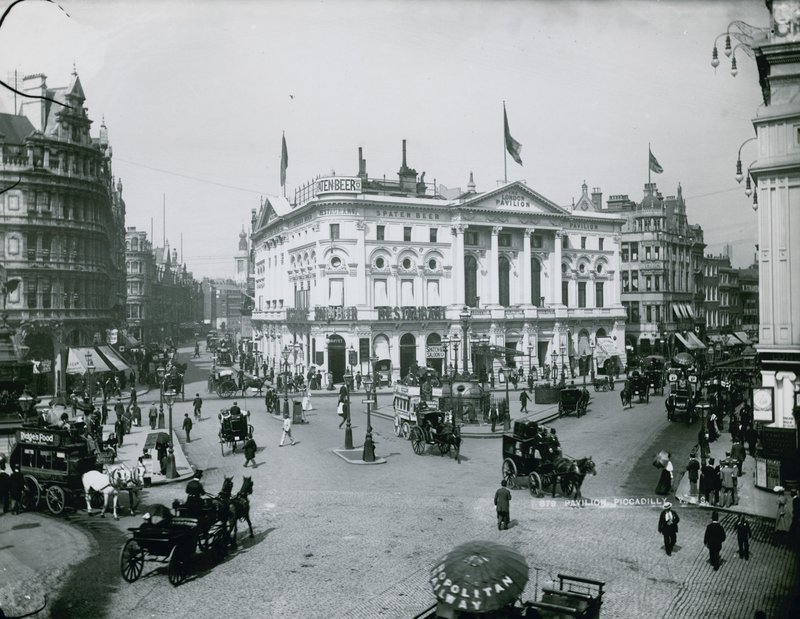 Paviljoen, Piccadilly, Londen door English Photographer
