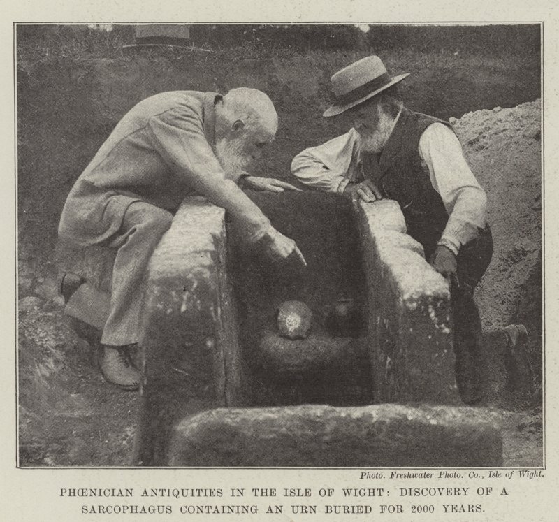 Fenicische oudheden op het eiland Wight, ontdekking van een sarcofaag met een urn begraven voor 2000 jaar door English Photographer