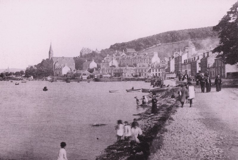 Port Bannatyne door English Photographer