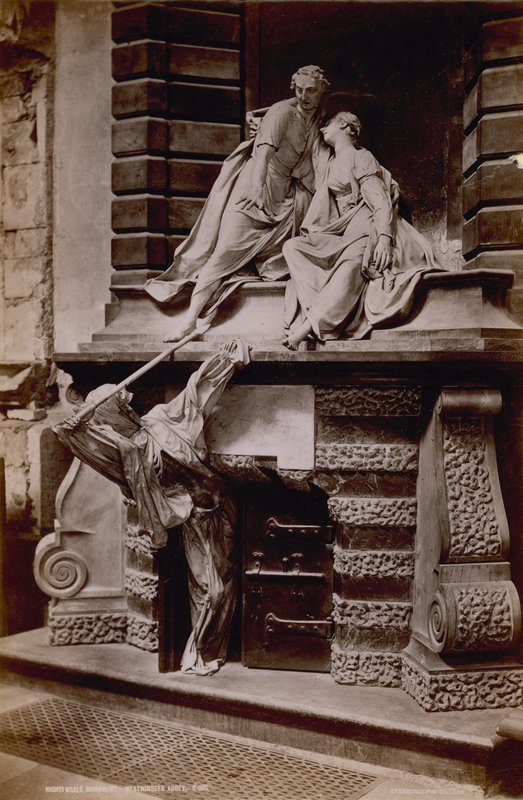 Ansichtkaart met een afbeelding van het monument voor Lady Elizabeth Nightingale door English Photographer