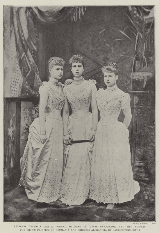 Prinses Victoria Melita, Groothertogin van Hessen-Darmstadt, en haar Zusters, de Kroonprinses van Roemenië en Prinses Alexandra van Saksen-Coburg-Gotha door English Photographer