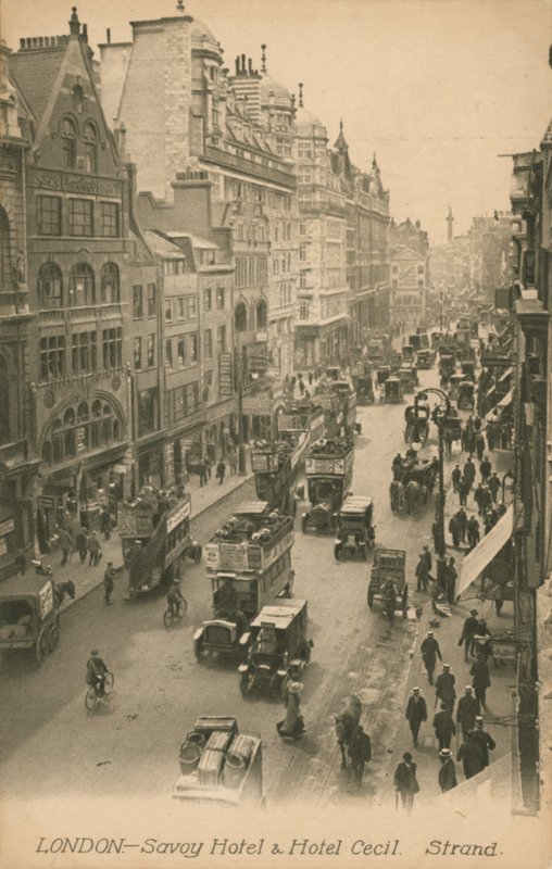 Savoy Hotel en Hotel Cecil, Strand, Londen door English Photographer