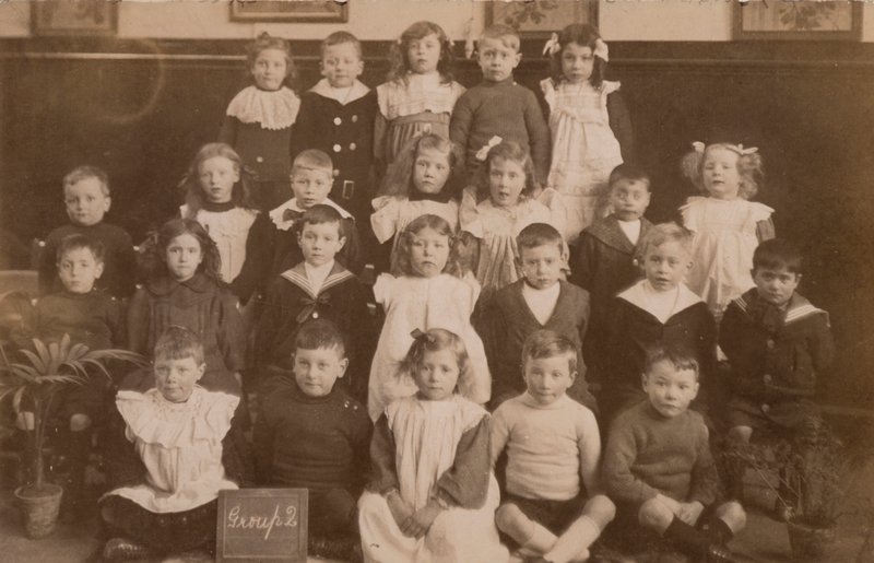 Schoolkinderen, Norfolk, begin 20e eeuw door English Photographer
