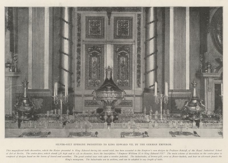 Zilververgulde epergne aangeboden aan koning Edward VII door de Duitse keizer door English Photographer