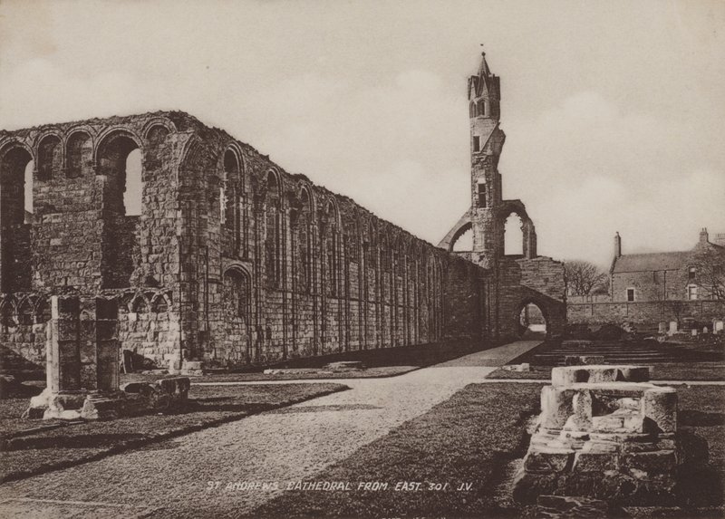 St Andrews kathedraal vanuit het oosten door English Photographer