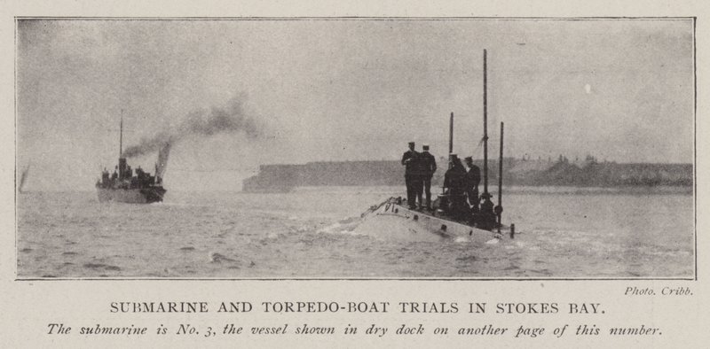 Onderzeeër- en torpedobootproeven in Stokes Bay door English Photographer