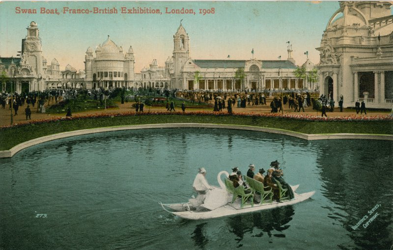 Zwanenboot, Frans-Britse Tentoonstelling, Londen, 1908 door English Photographer