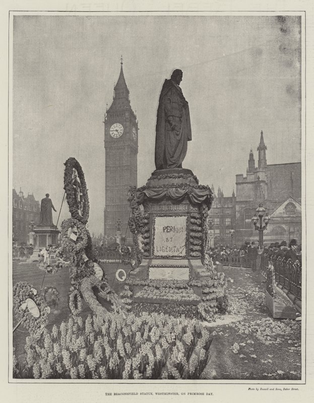 Het Beaconsfield Standbeeld, Westminster, op Primrose Day door English Photographer