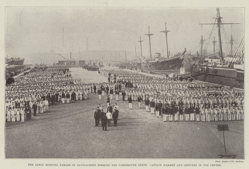 De vroege ochtendparade van matrozen die het Portsmouth Depot vormen, kapitein Hammet en officieren in het midden door English Photographer