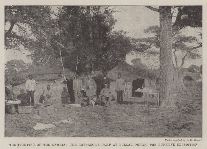 De Gevechten aan de Gambia, het Kamp van de Gouverneur bij Bullal tijdens de Strafexpeditie door English Photographer