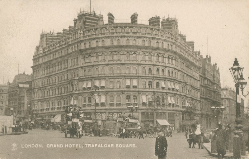 The Grand Hotel, Trafalgar Square, Londen door English Photographer