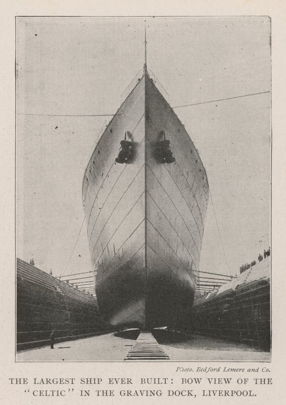 Het Grootste Schip ooit Gebouwd, Boegzicht van de Celtic in het Droogdok, Liverpool door English Photographer