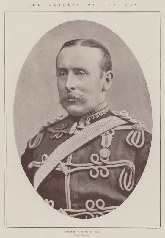 De leiders van de CIV, kolonel W H Mackinnon, kolonel-commandant door English Photographer