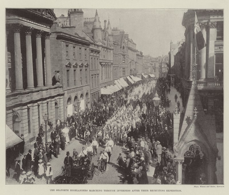 De Seaforth Highlanders marcheren door Inverness na hun wervingscampagne door English Photographer