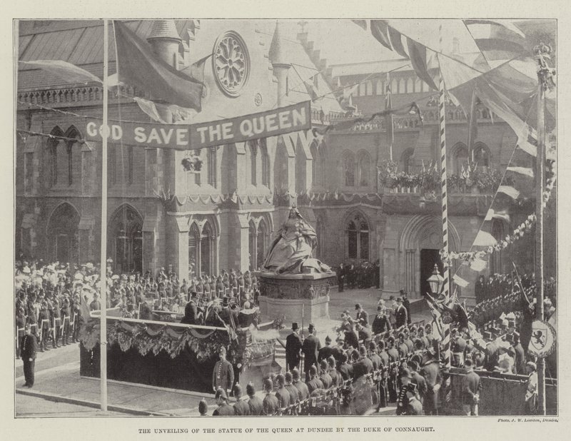 De onthulling van het standbeeld van de koningin in Dundee door de hertog van Connaught door English Photographer