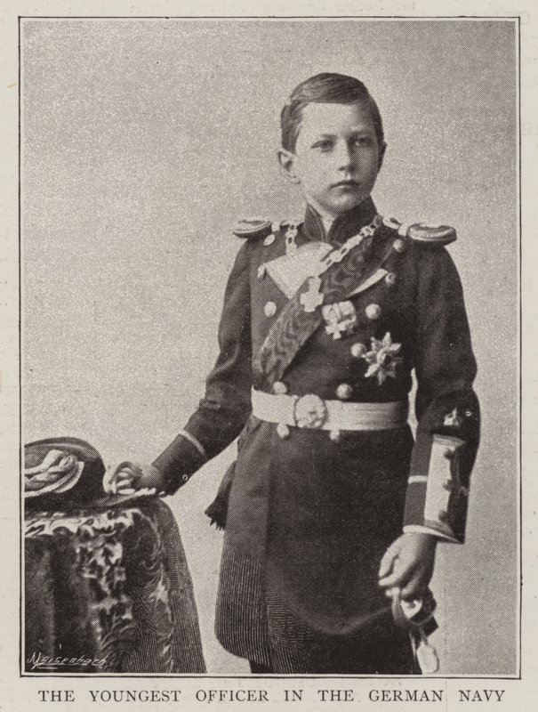 De jongste officier in de Duitse marine door English Photographer