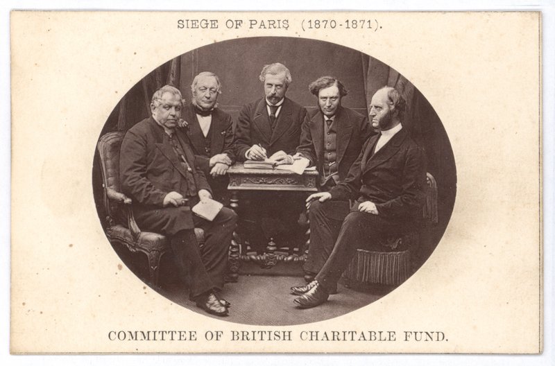 Het comité van het Britse Charitatieve Fonds, hulp aan de armen tijdens het Beleg van Parijs (1870-1871) door English Photographer