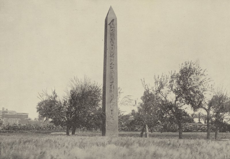 De obelisk van Heliopolis waar Mozes werd opgeleid door English Photographer