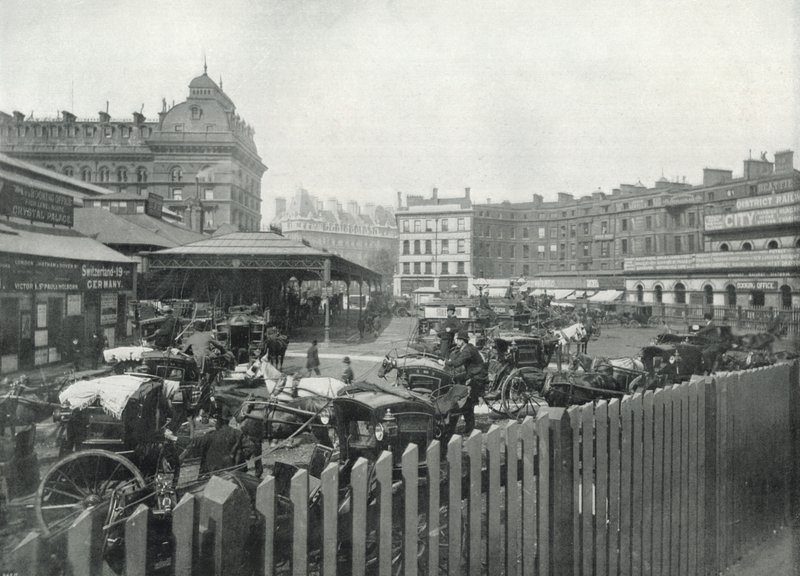 Victoria Station, algemeen overzicht van het stationsplein door English Photographer
