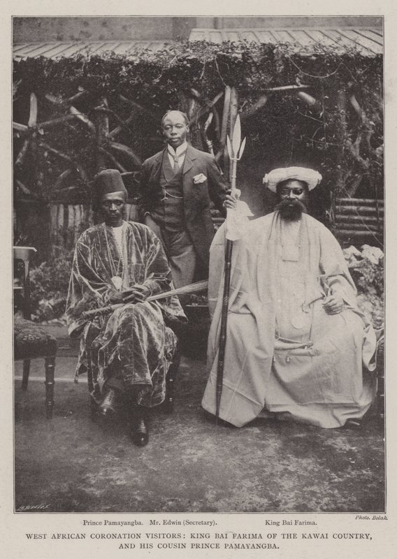 West-Afrikaanse Kroningsbezoekers, Koning Bai Farima van het Kawai-land en zijn Neef Prins Pamayangba door English Photographer