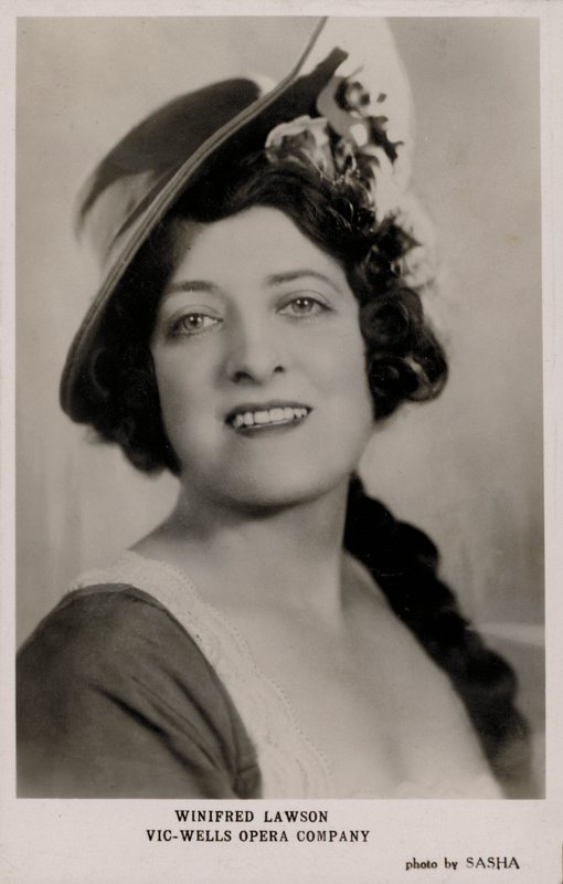 Winifred Lawson, Vic-Wells Opera Company door English Photographer